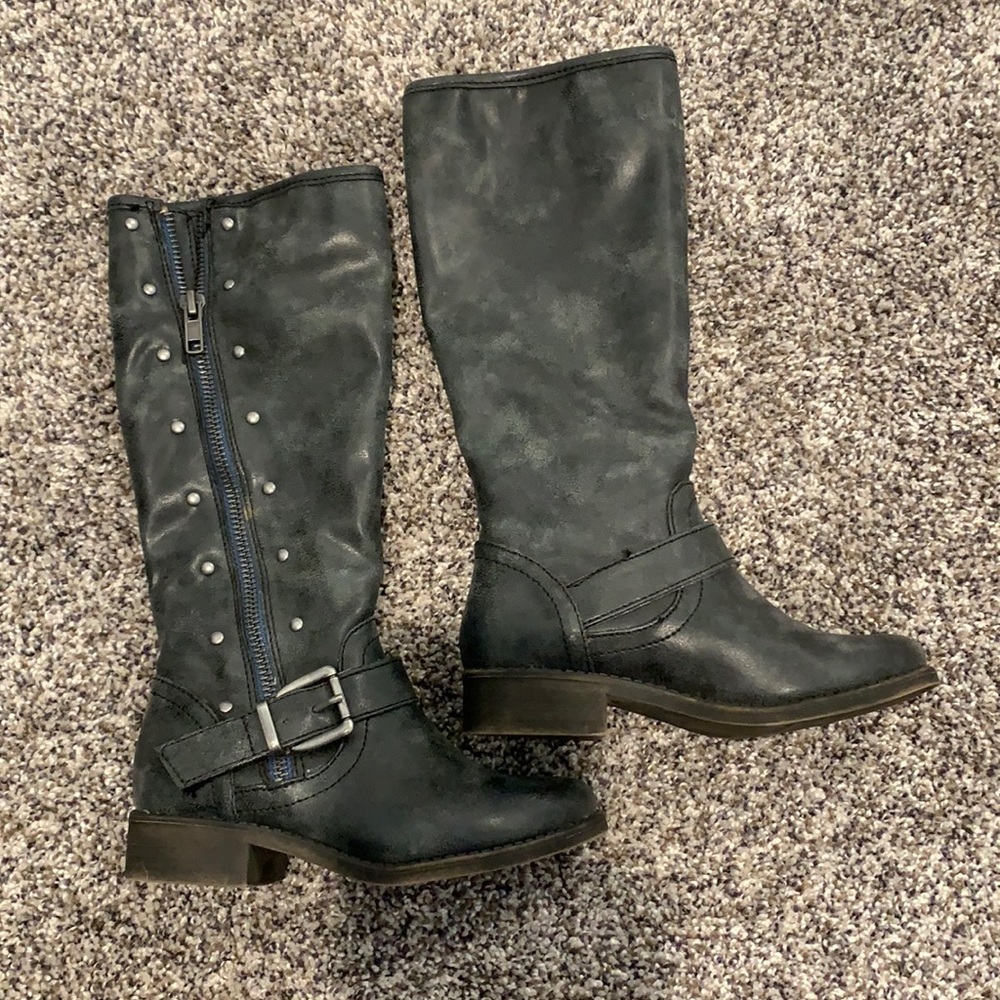 MIA kids grey boots size 11